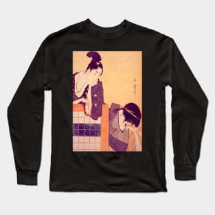 "Couple with a Standing Screen" by Kitagawa Utamaro I (1797) TECHNICOLOR REMASTERED Long Sleeve T-Shirt